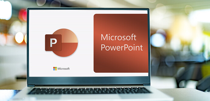 Ein Laptop mit PowerPoint-Logo