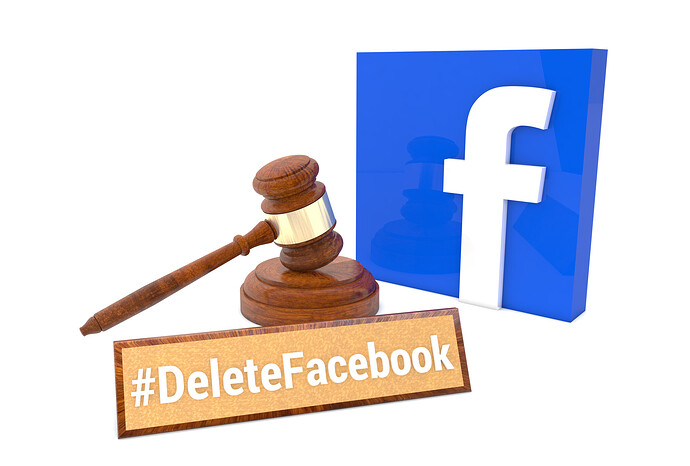 Schreibtisch-Tafel mit dem Hashtag Delete Facebook und einem Richterhammer im Hintergrund