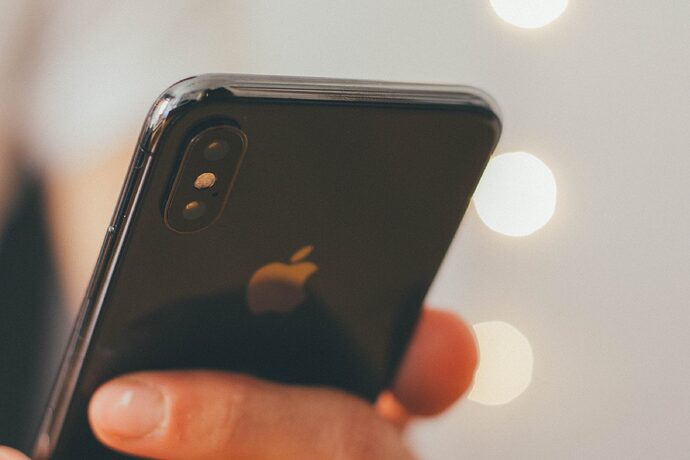 black iphone