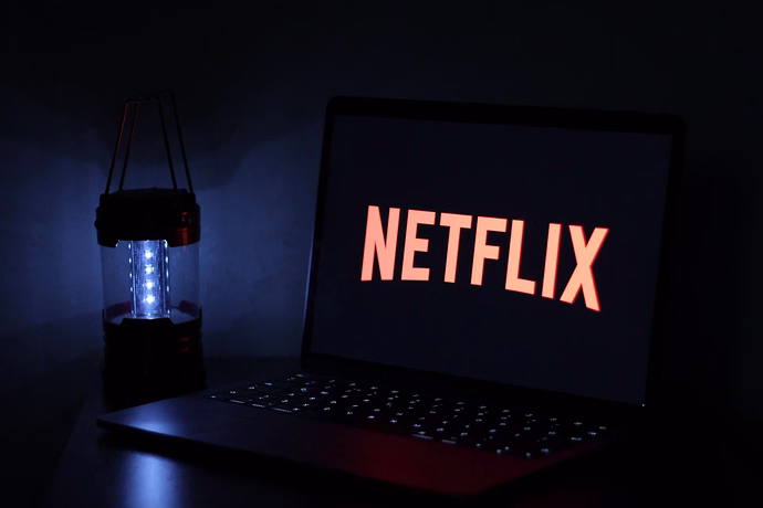 inaktive-und-geteilte-accounts-netflix-will-konto-politik-veraendern
