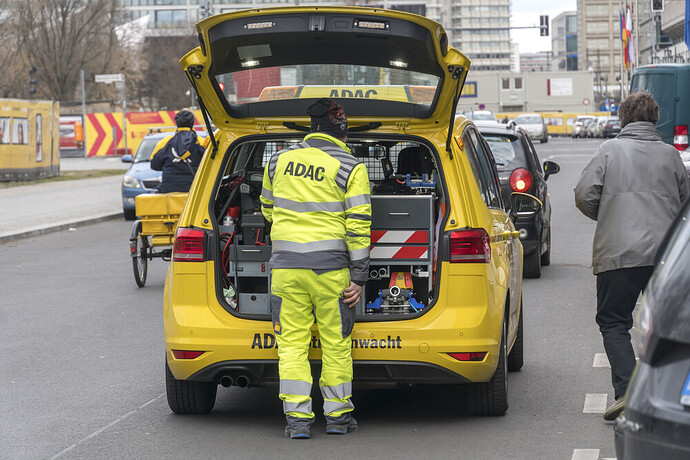 ADAC warnt vor Fake-Pannenhelfern: Betrüger mit Störsender unterwegs