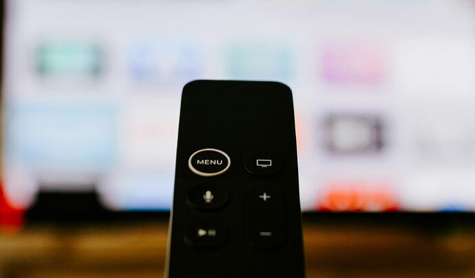Schwarze Fernbedienung für das Fernsehen