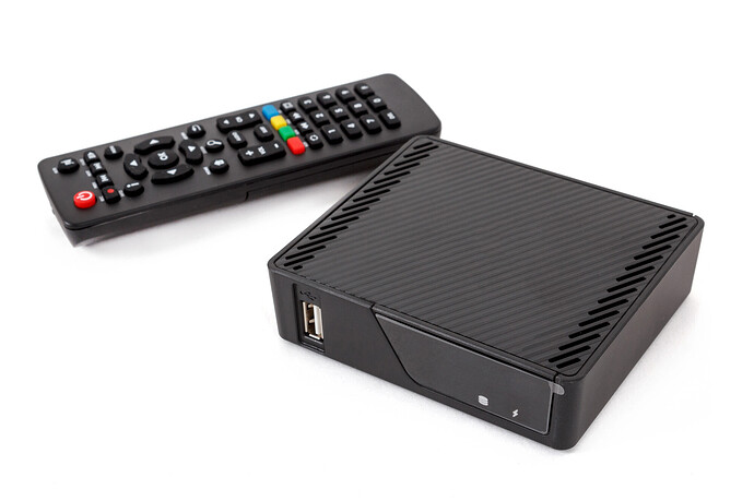 Android TV-Set-Top-Box mit Fernbedienung