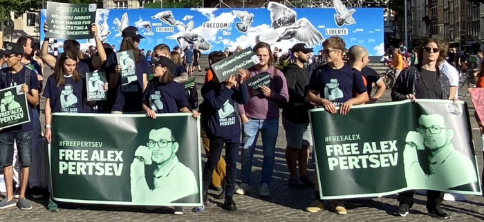 Demonstranten fordern die Freilassung von Alexey Perzev