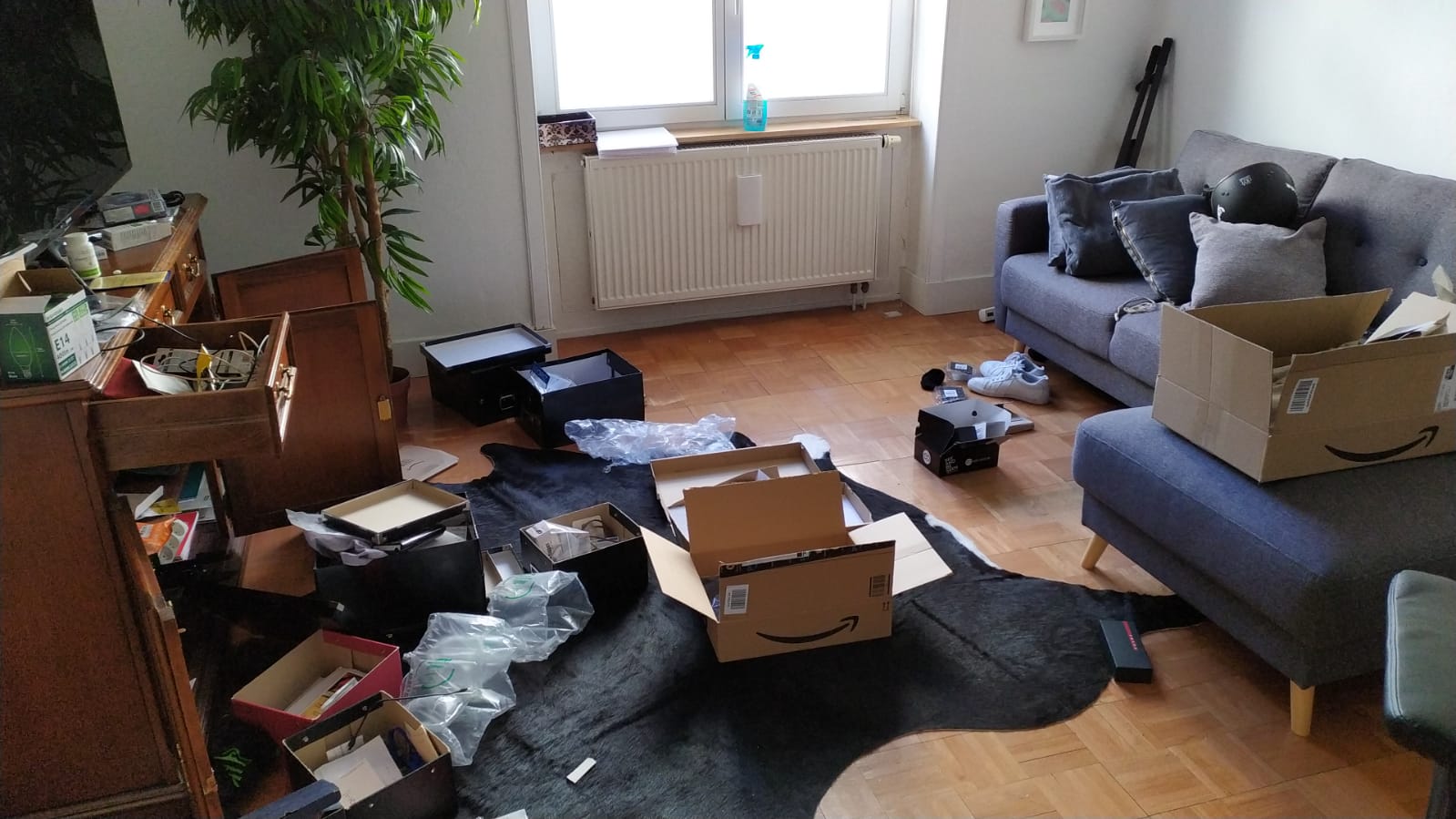 ADHS-Medikamente als Zufallsfunde: Der Zustand der Wohnung nach der Hausdurchsuchung.