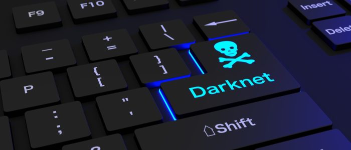 Eine schwarze Tastatur mit Darknet-Taste