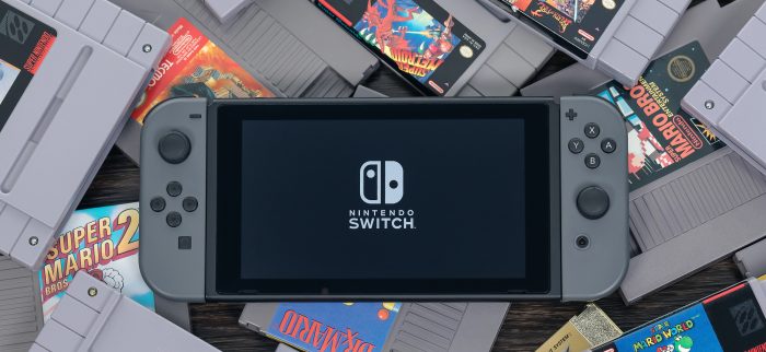 Alte Nintendo-Spiele und eine Nintendo Switch