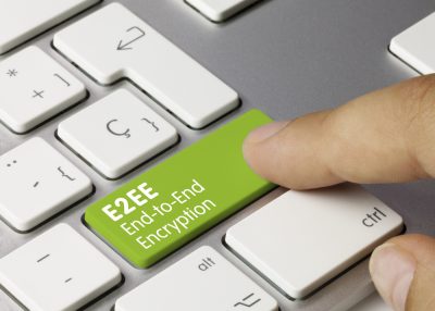 Discord testet E2EE: Ende-zu-Ende Verschlüsselung wird auf einer Tastatur angezeigt