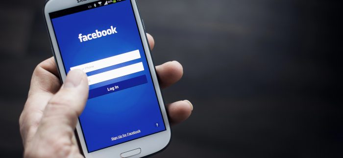 Facebook-Login auf einem Smartphone