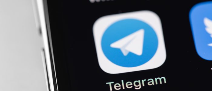 App-Symbol des Messengers Telegram auf dem Display eines Smartphones