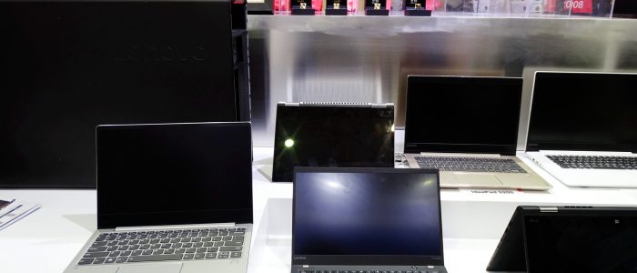 Ausstellung von Lenovo-Notebooks