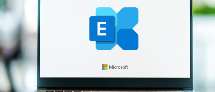 Laptop mit Microsoft Exchange Logo