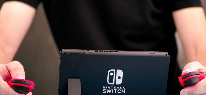 Gamer zockt Zelda BotW mit Multiplayer-Mod auf der Nintendo Switch (Symbolbild)