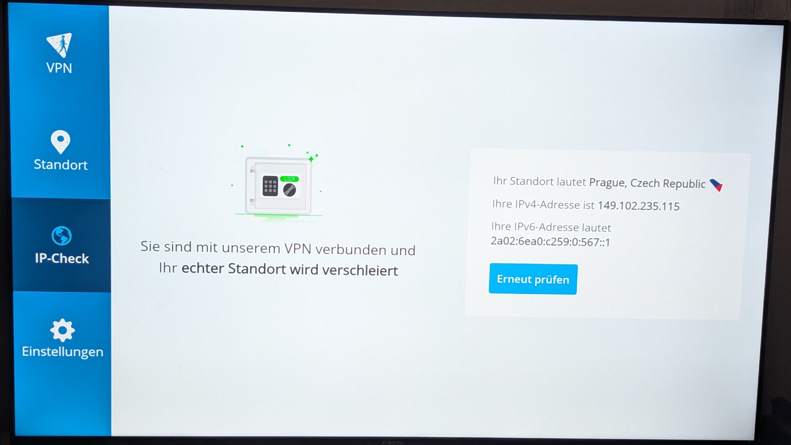 Der Statusscreen "IP-Check" vom VPN Hide.me auf einem Smart TV. Zu sehen, ist eine positive Verbindung mit dem virtual private Network, die neue Verbindung geht von Prague aus 