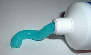 Zahnpasta Toothpaste
