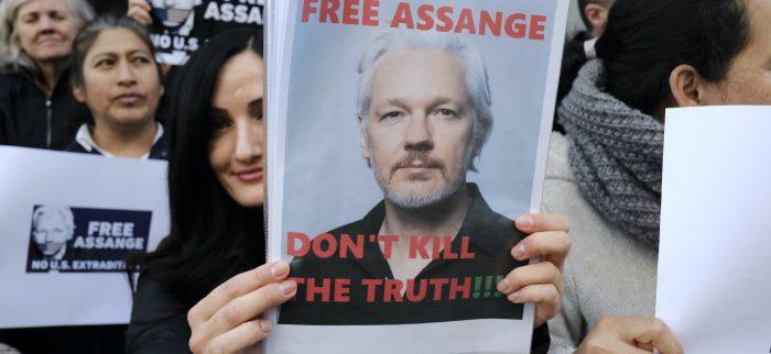 Free, Julian Assange