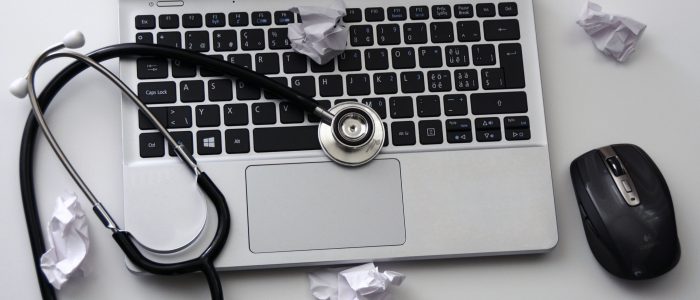 elektronische Patientenakte, Notebook, Stetoskop