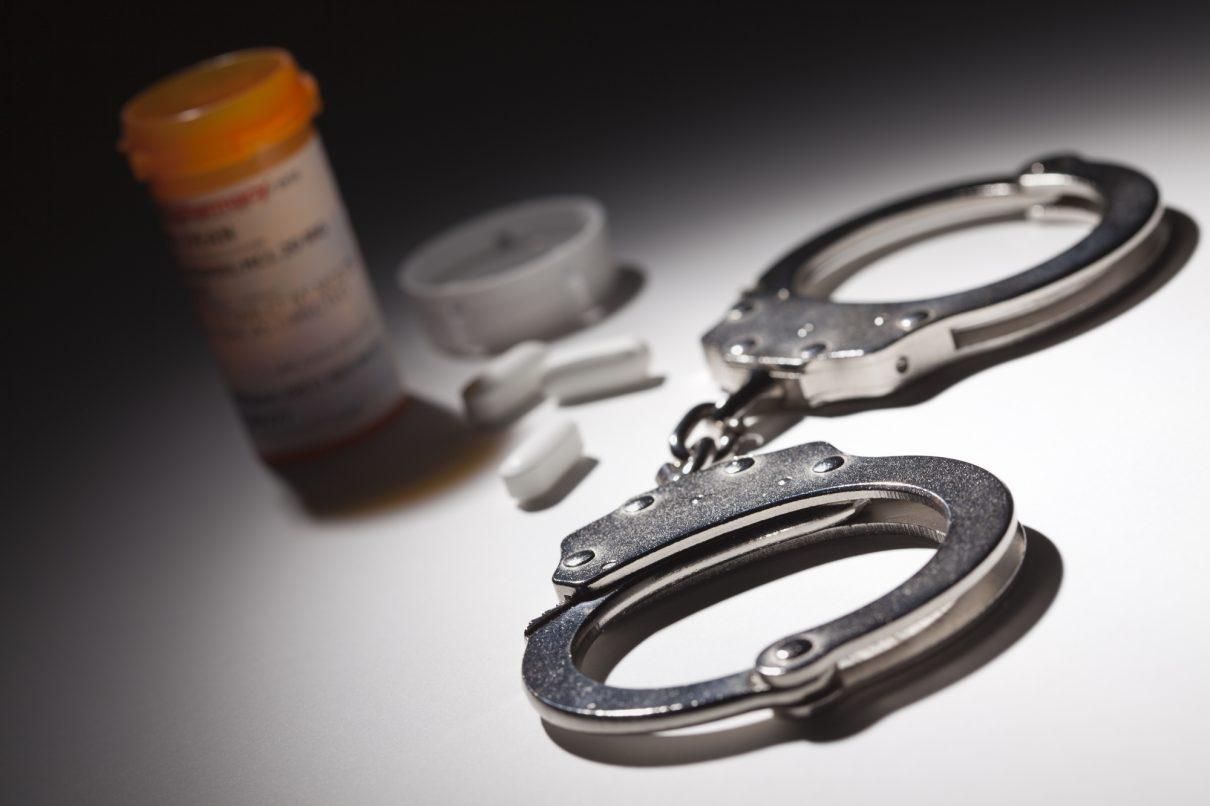 Online-Drogenhandel: drei Tatverdächtige auf Beschaffungsfahrt festgenommen