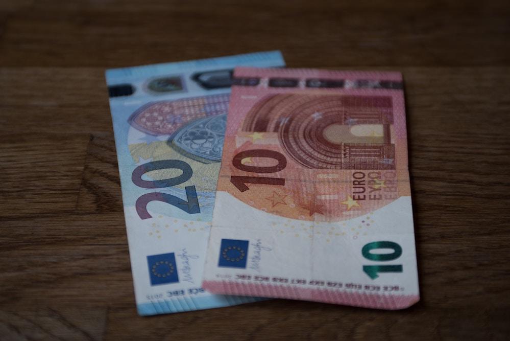 p2p-klage, euro, geldscheine