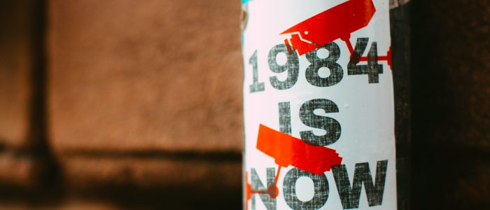 Threema und WhatsApp gegen die EU-Chatkontrolle, 1984 is now