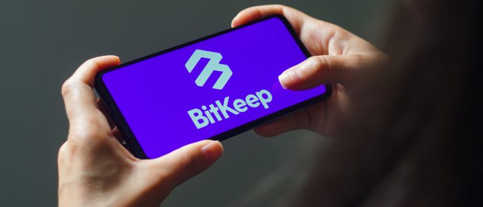 Smartphone mit BitKeep-Logo