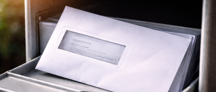 in Schreiben im Briefkasten kann teuer werden: Bildagenturen verfolgen Urheberrechtsverletzungen bei Facebook-Fotos.