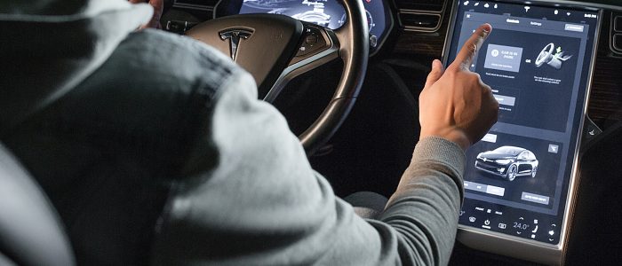 Tesla-Jailbreak ermöglicht kostenlose Funktions-Upgrades