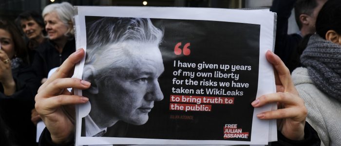 Unterstützer des Wikileaks-Gründers Julian Assange bei einer Demonstration