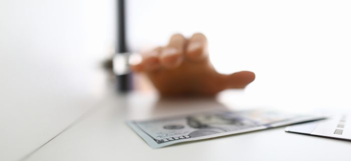 Tinder-Trading-Scam: Täter greifen nach dem Geld ihrer Opfer