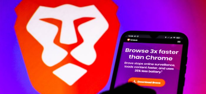 Die Brave-Browser-Seite auf einem Smartphone-Bildschirm