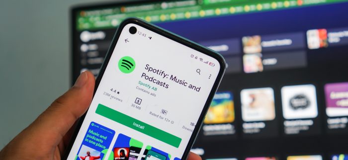 Die Spotify-App auf einem Handy