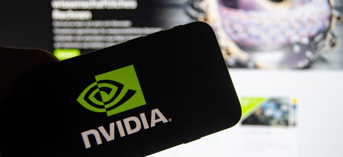 Das Logo von Nvidia auf dem Bildschirm eines Smartphones
