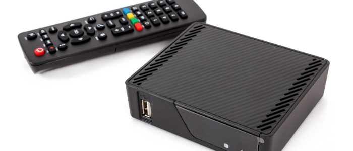 Android TV-Set-Top-Box mit Fernbedienung