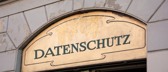 Ein Schild mit dem Schriftzug "Datenschutz"