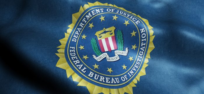 Logo des FBI auf einer Flagge