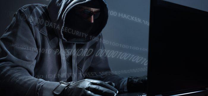 Ein Hacker kommuniziert gerade über IIS-Protokolle mit seinem Dropper (Symbolbild)
