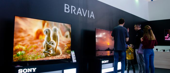 Ausgestellte Smart-TVs von Sony