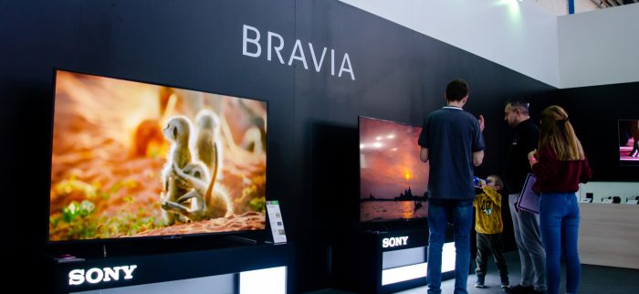 Ausgestellte Smart-TVs von Sony