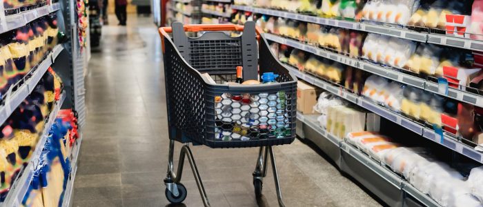 Einkaufswagen in einem Supermarkt