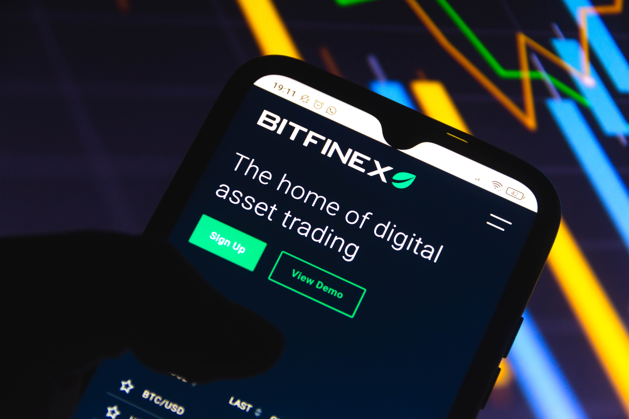 Bitfinex auf einem Smartphone