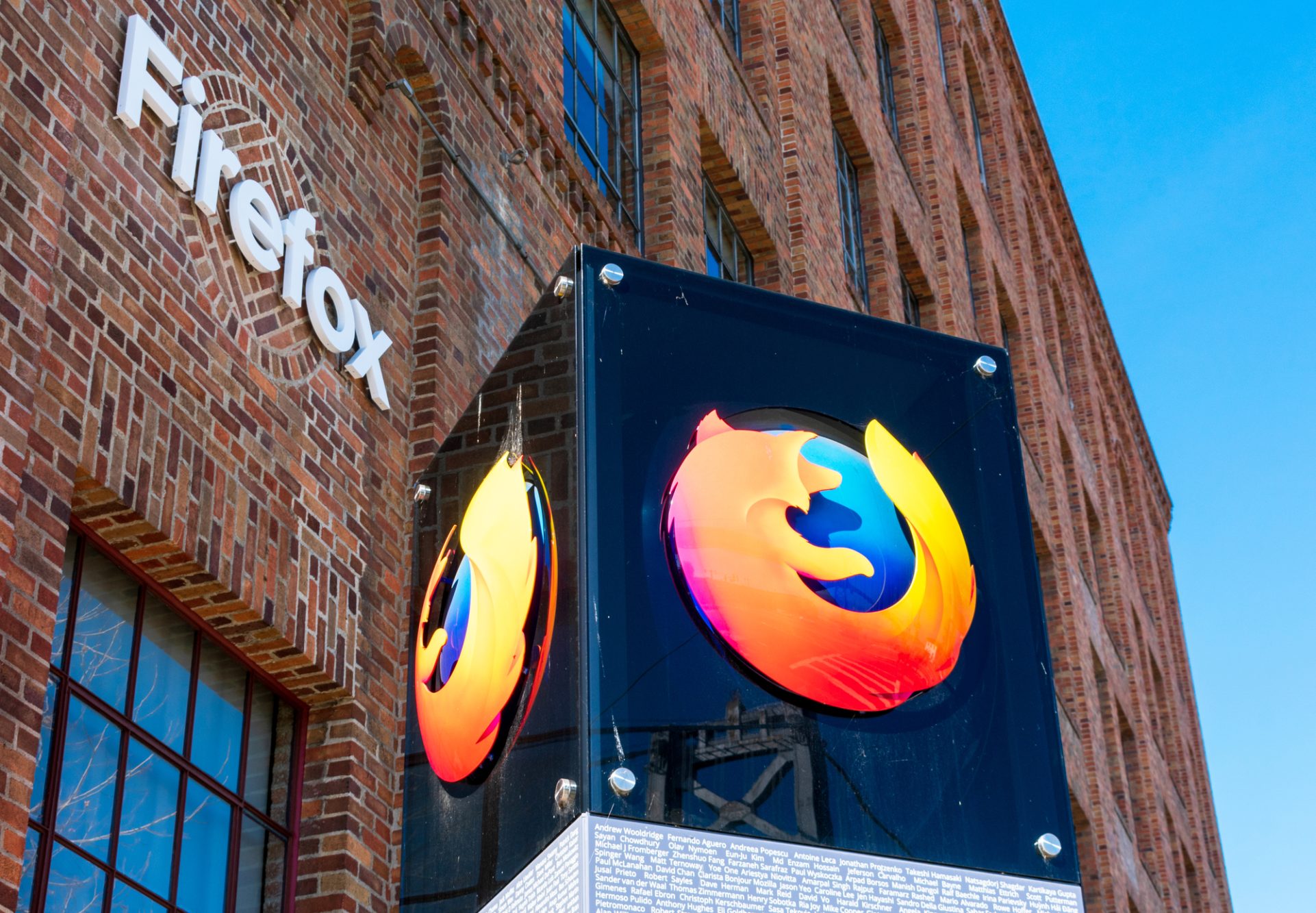 Das Firefox-Logo an der Firmenzentrale