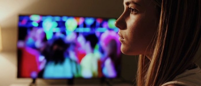 tv-bunker.to, girl watching tv