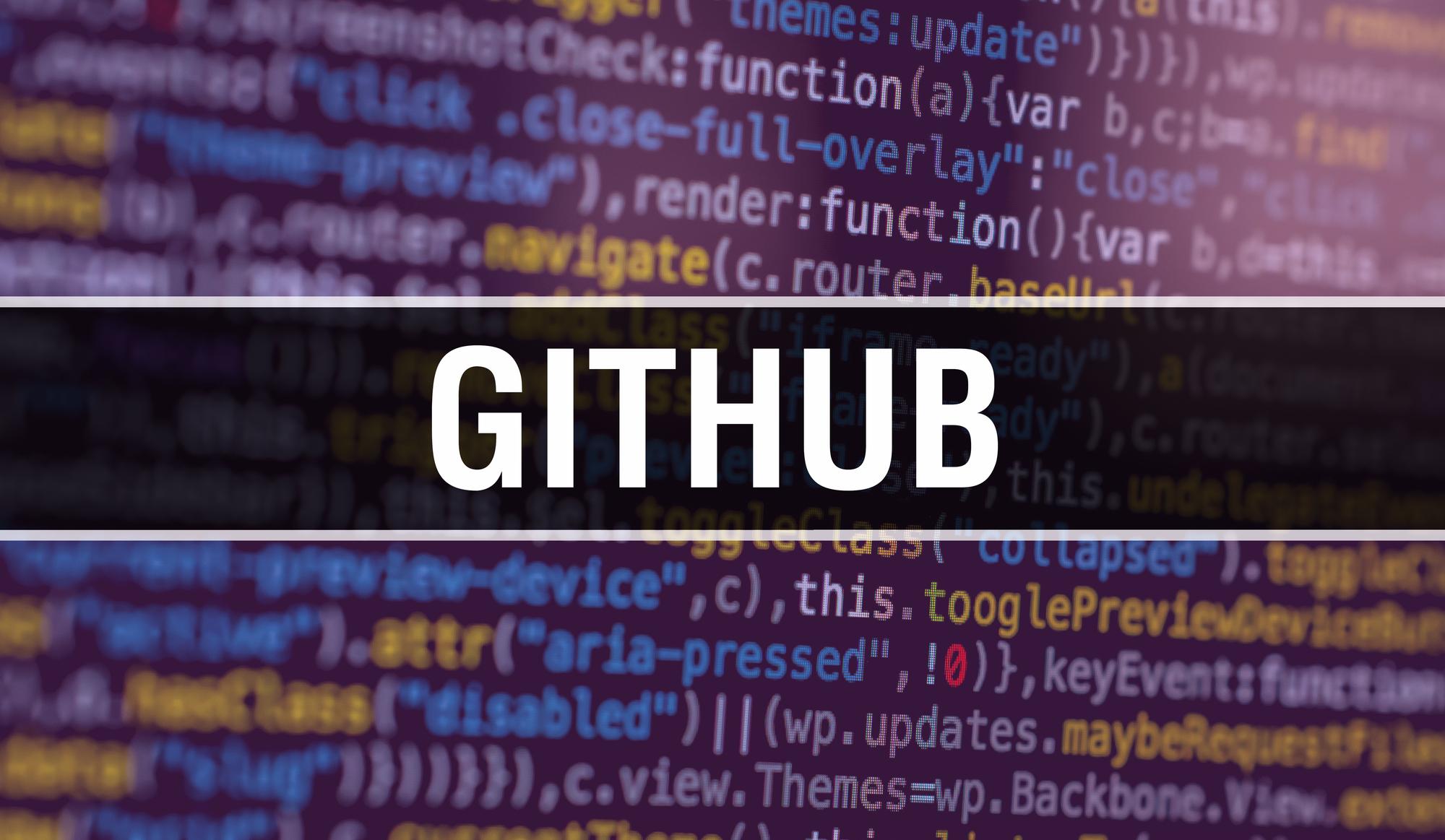 GitHub-Schriftzug mit Quellcode im Hintergrund