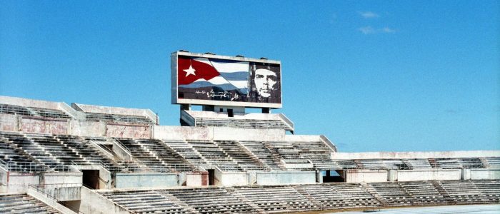 Che Guevara-Plakat in einem Stadion