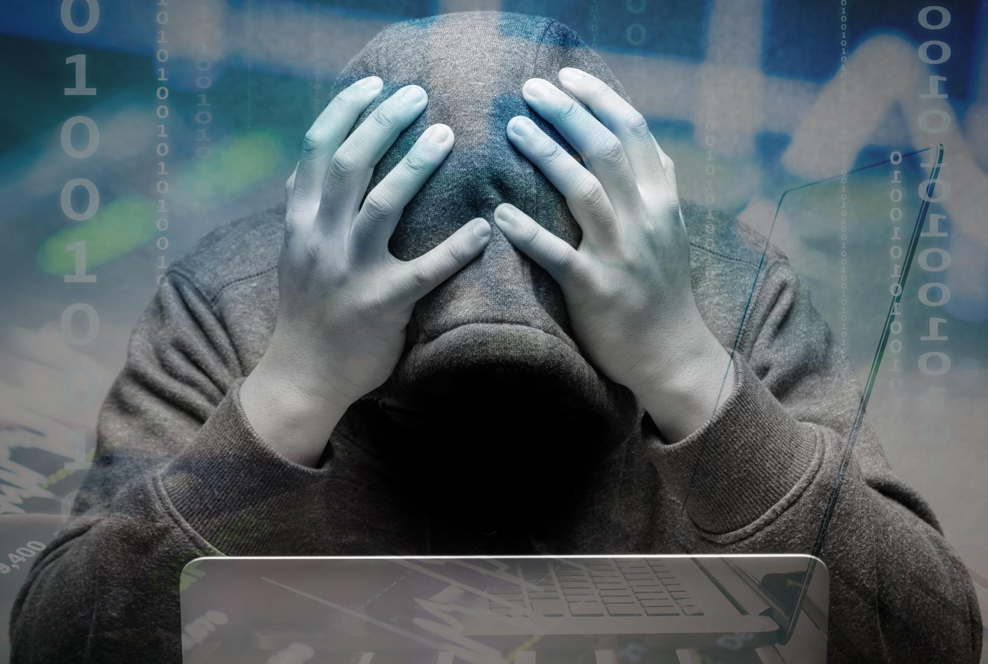 Ein enttäuschter Hacker, der dank des Microsoft Defenders gerade die Verbindung zu seiner Malware verloren hat (Symbolbild)