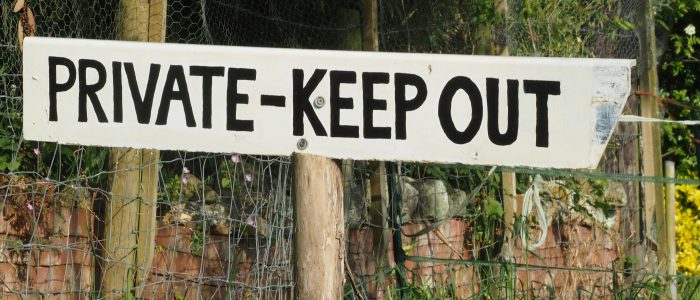 Privat, Schild im Garten