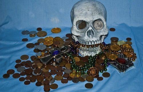 Urheberrecht Skull Münzen Piraten
